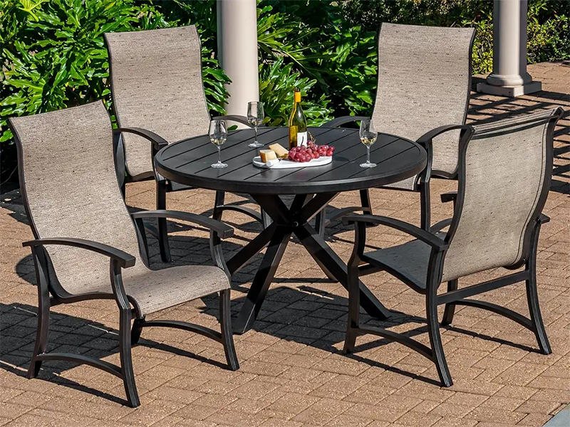 مجموعه ناهار خوری 5 تکه آلومینیومی برنزی قدیمی Lodge with Sling (میز ناهار خوری 48 اینچی)